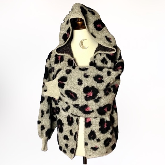 1.4.3. Story by Line Up Sweaters - 143 Story Animal print puff sleeve cardigan Med